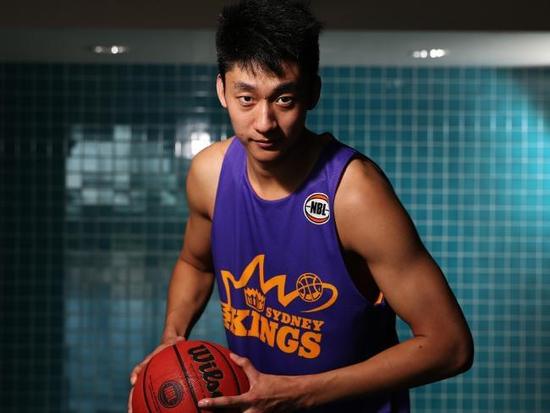 卡佩罗：斯帕莱蒂不能执着于某些固定阵型，他要学会灵活变通（卡佩罗：斯帕莱蒂不应拘泥于固定阵型，须学会灵活应变）