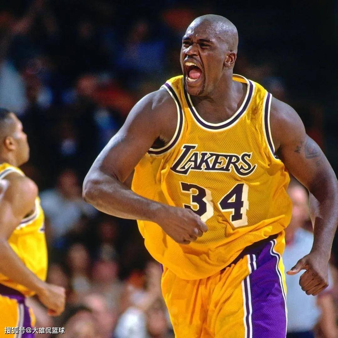 意甲出场数最多的亚洲球员11人阵容：长友佑都、中田英寿领衔（意甲亚洲球员出场榜最佳11人：中田英寿、长友佑都领衔）