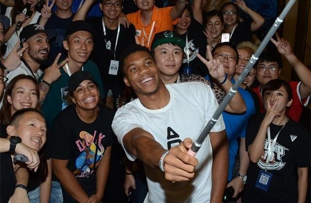 队报：里昂被迫签下森林门将特纳，并将其租借至美职联（《队报》称：里昂无奈引进森林门将特纳，随后将其外租至美职联）