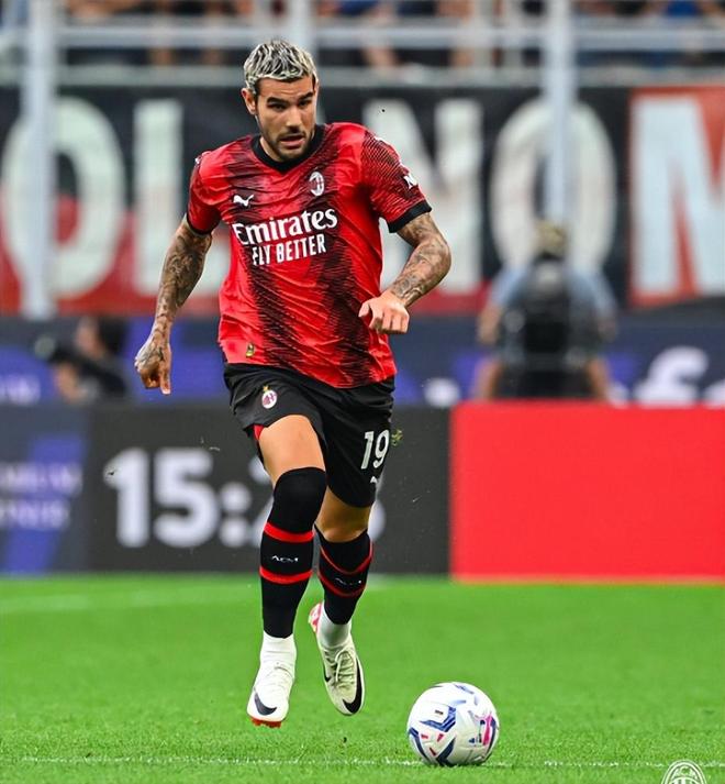 半场战报：科隆0-0圣保利（半场快讯：科隆与圣保利战成0-0）