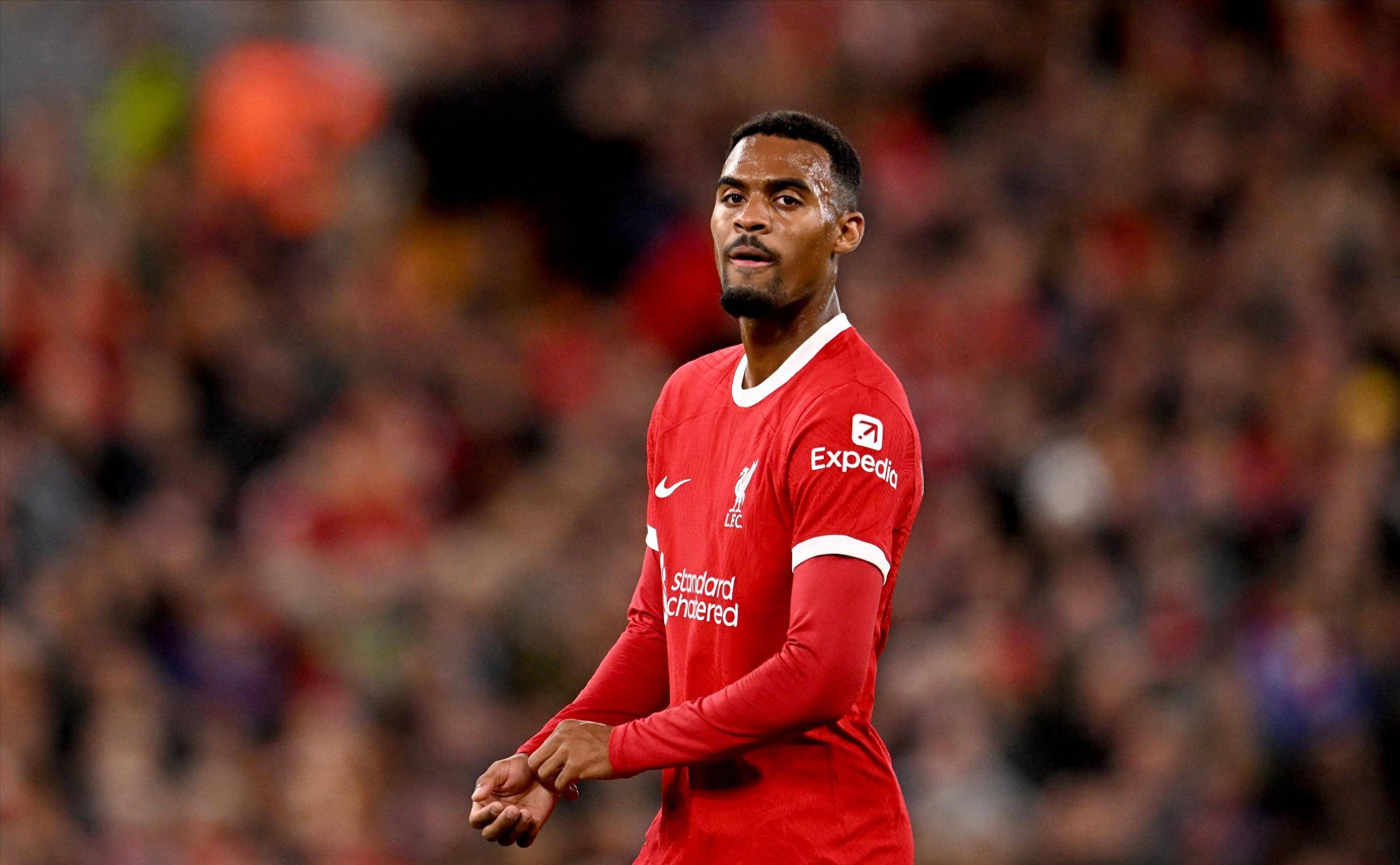 维拉豪取各项赛事七连胜！英超排名升至第二差阿森纳3分（阿斯顿维拉豪取各项赛事七连胜，英超升至第2仅差阿森纳3分）