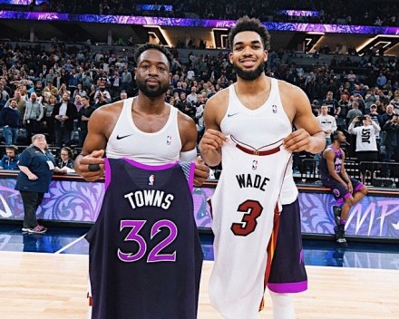 talkSPORT：多家沙特俱乐部有意萨拉赫，每赛季收入可达1.75亿镑（据talkSPORT报道，多家沙特豪门有意引进萨拉赫，其年收入或高达1.75亿英镑）