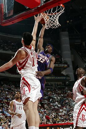 马卡：因负面争议，博阿滕在巴萨进行教练课程时遭球迷批评（马卡：博阿滕在巴萨上教练课期间因负面风波遭球迷指责）