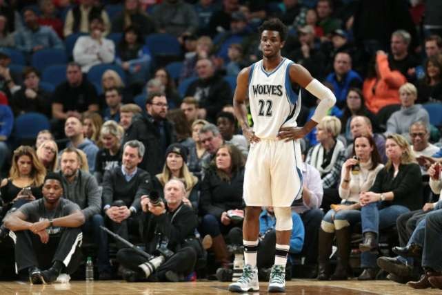 3-2！石川祐希9分+二连胜詹内利绝杀尼科洛夫21分难救主（詹内利绝杀助队3-2险胜！石川祐希9分收获二连胜，尼科洛夫砍21分仍无力回天）