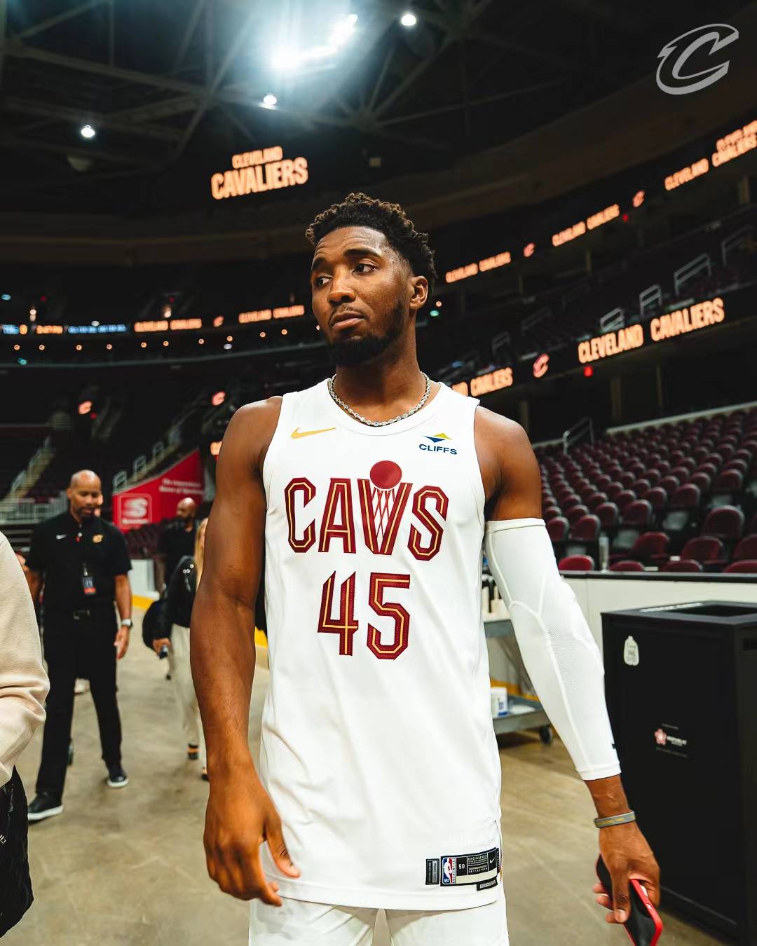 法甲前瞻：布雷斯特近期状态回暖，摩纳哥遭遇用人危机（法甲前瞻：布雷斯特势头回升，摩纳哥陷入用人荒）