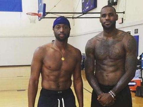 皇马客场4-3奥林匹亚科斯，姆巴佩大四喜，维尼修斯两助攻（皇马客场4-3险胜奥林匹亚科斯，姆巴佩梅开四度，维尼修斯贡献两次助攻）