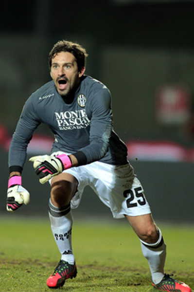 恰20：尼科-帕斯？他进步了很多很有前途，但我不关注对手（恰20谈尼科-帕斯：进步显著前景可期，我只专注本队）