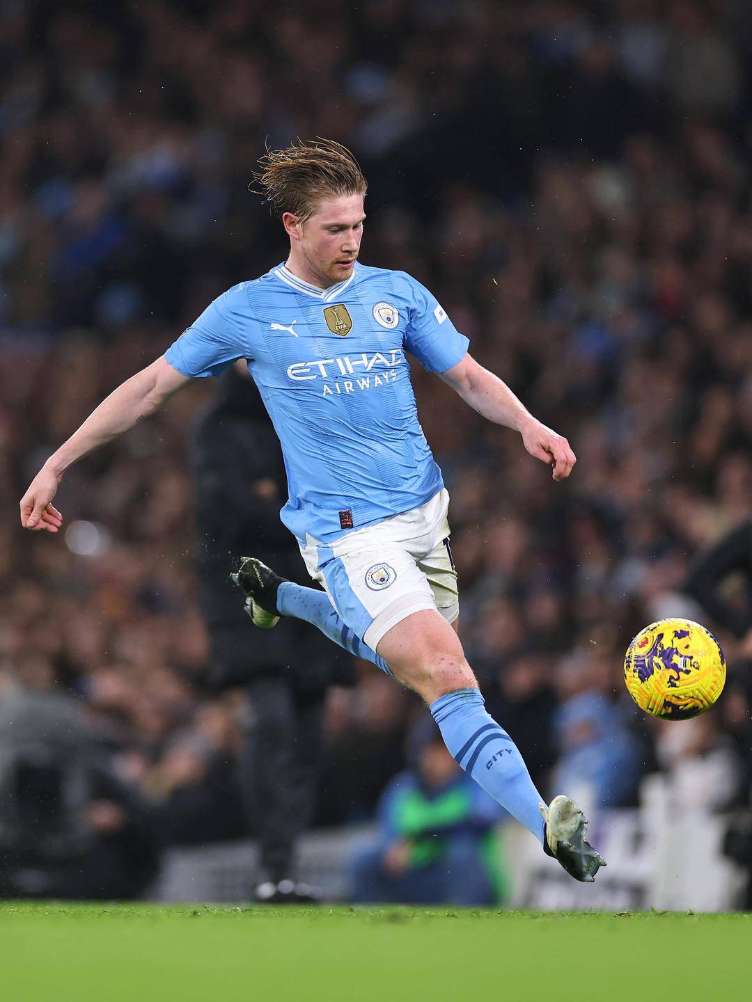 国米vs科莫首发：索默、泽林斯基先发，劳塔罗搭档图拉姆（国际米兰战科莫首发：索默、泽林斯基出战，劳塔罗联手图拉姆）