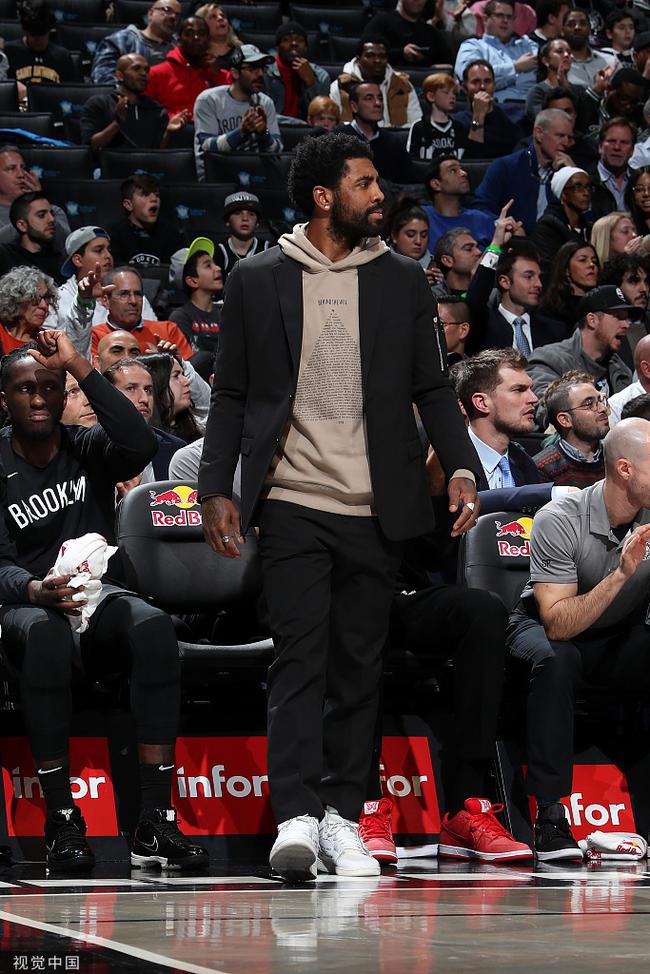 林诗栋刁钻进攻线路对决卡尔伯格顽强防守（林诗栋犀利变线进攻对抗卡尔伯格铁壁防守）