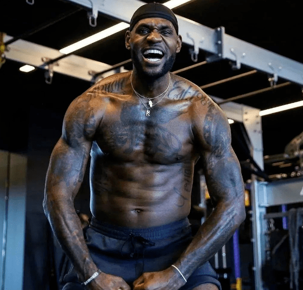 2025“挥拍中国”羽毛球公开赛完赛 多城联动点燃健身热潮（2025“挥拍中国”羽毛球公开赛圆满收官，多城联动掀起全民健身热潮）