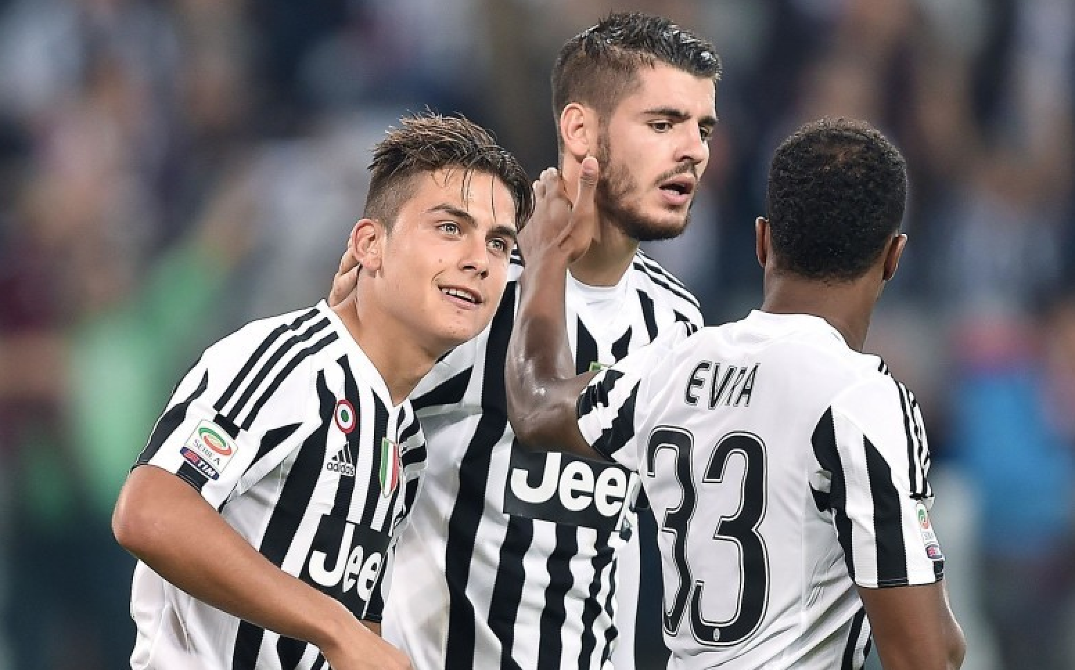 整活，布拉格斯拉维亚把梅西回诺坎普的背景P成自家主场（布拉格斯拉维亚玩梗：将梅西回诺坎普的背景PS成自家主场）