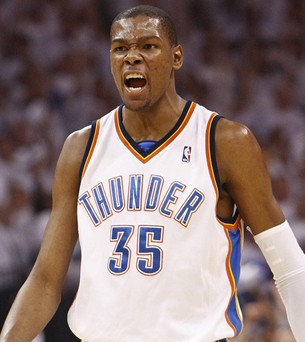 徐正源刚跟蓉城续约，就钦点斯坦丘和巴尔加斯转会入队，引发热议（续约刚落定，徐正源即点名引援斯坦丘、巴尔加斯，掀起热议）