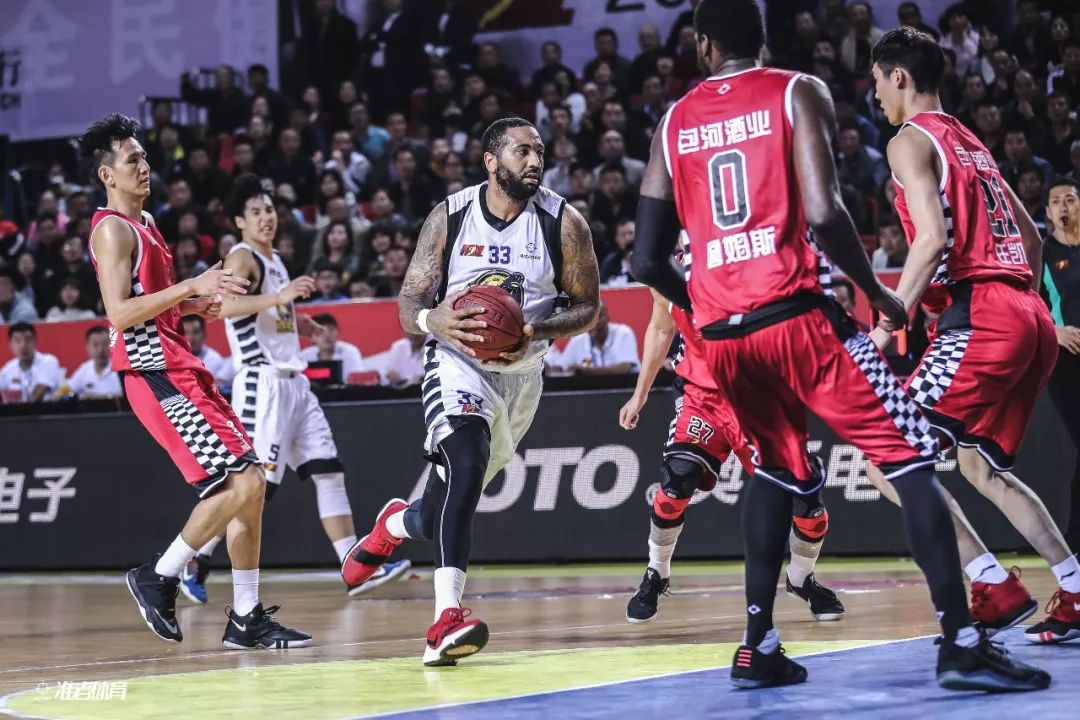 意媒：尤文加入弗罗霍尔特争夺战，与波尔图的良好关系是优势（意媒：尤文竞逐弗罗霍尔特，借与波尔图良好关系占先机）